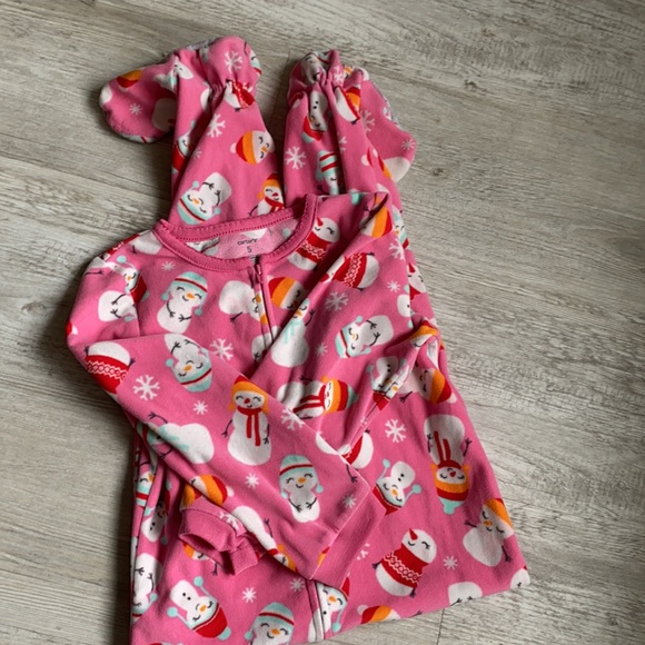 Carter’s size 5 winter footie pyjamas - Picture 3 of 5